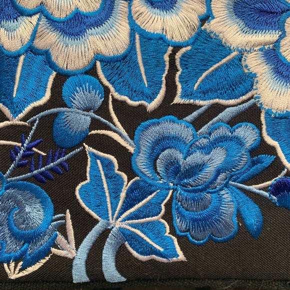 Embroidered backpack - Picture 9 of 10